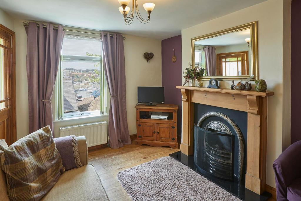 Host & Stay - Esk View Cottage room 1