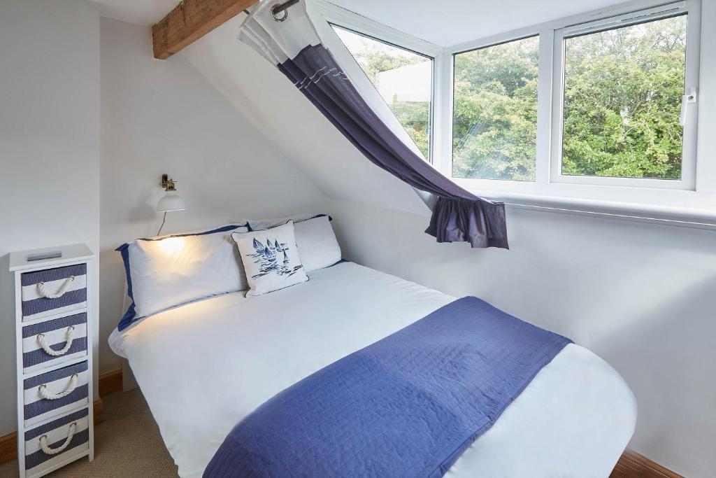 Host & Stay - Esk View Cottage room 2