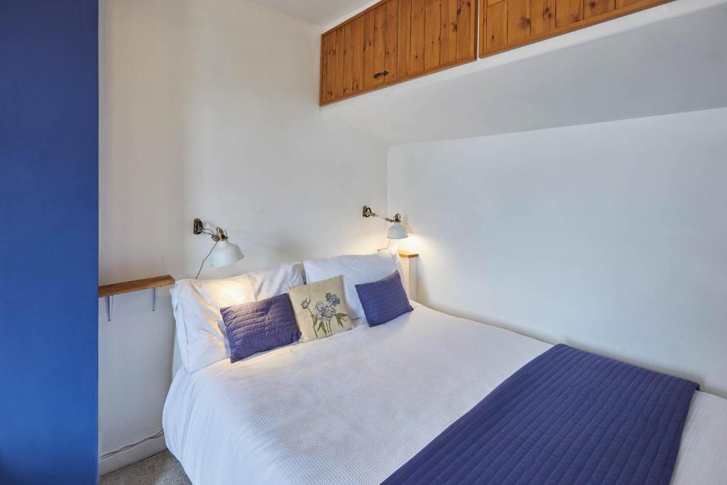 Host & Stay - Esk View Cottage room 3