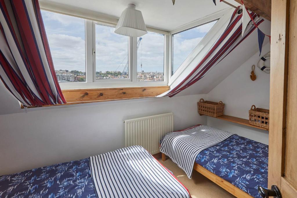 Host & Stay - Esk View Cottage room 6